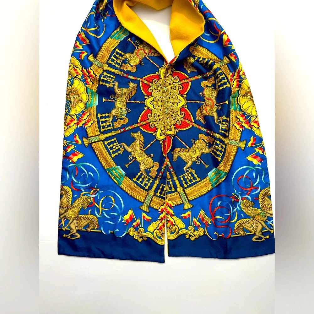 Authentic  HERMÈS Silk angora horse carousel stole blue gold vintage France - Picture 2 of 9